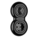 THPG 174025 Gniazdo z uziemieniem Schuko z przesłonami torów do ramek porcelana czarna