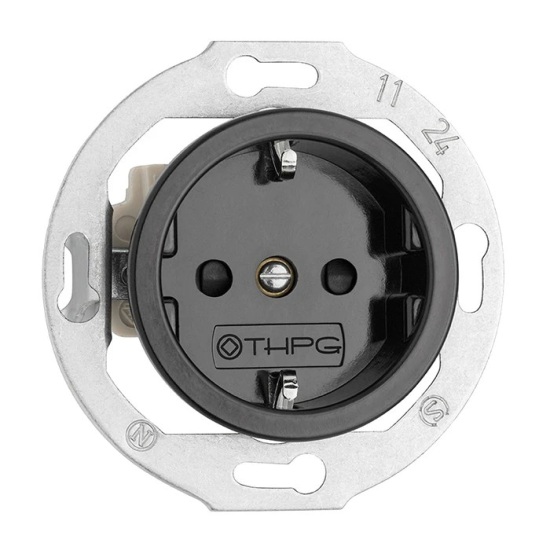 THPG 174025 Gniazdo z uziemieniem Schuko z przesłonami torów do ramek porcelana czarna