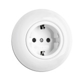 THPG 173068 Gniazdo z uziemieniem schuko z przesłonami torów porcelana biała